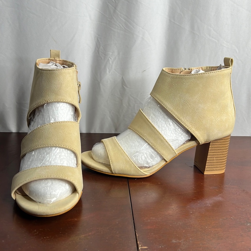 7.5 tan open toe heels